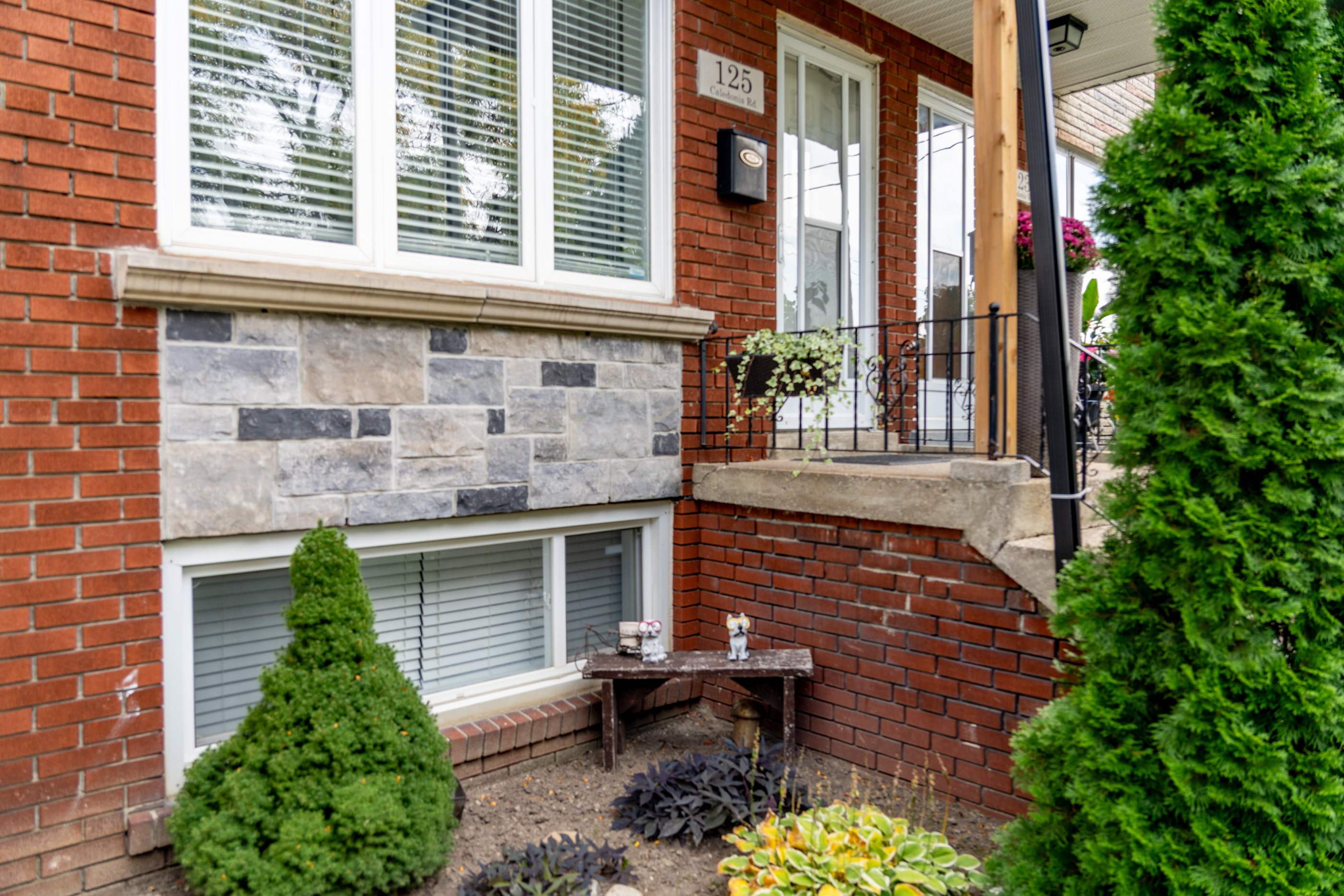 Walking distance to restaurants, bars and supermarkets
